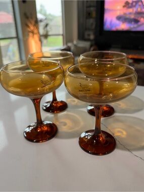 4 Pack Retro Coupe Glasses